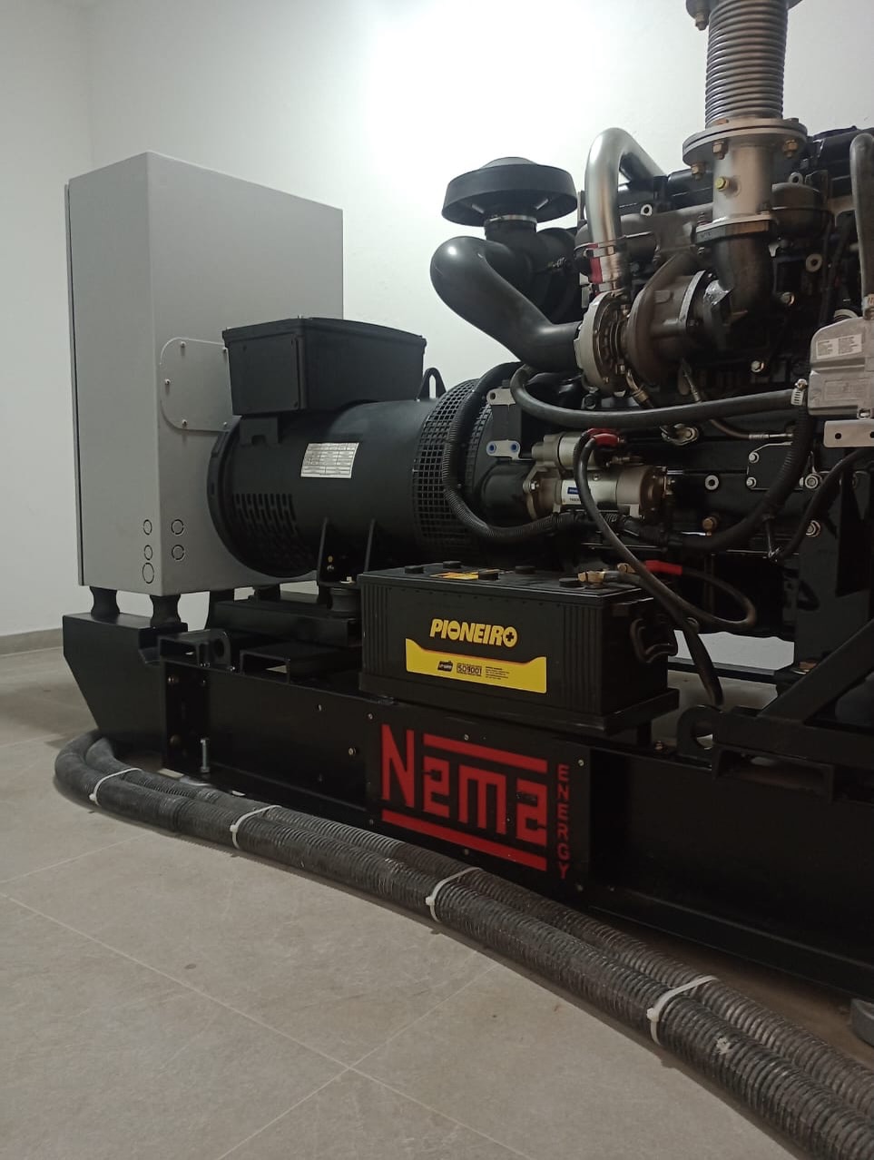 Gerador Nema Energy preto