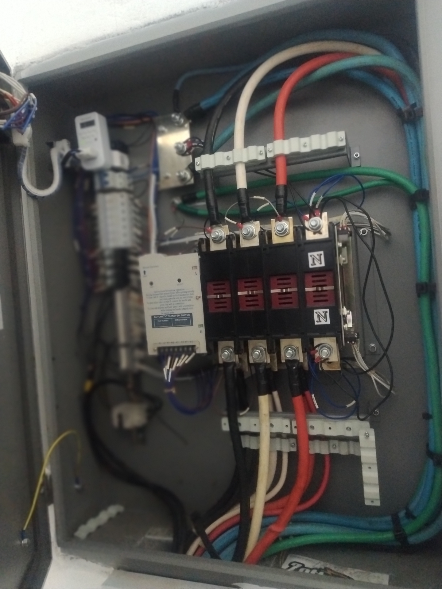 Painel el&eacute;trico de transfer&ecirc;ncia autom&aacute;tica